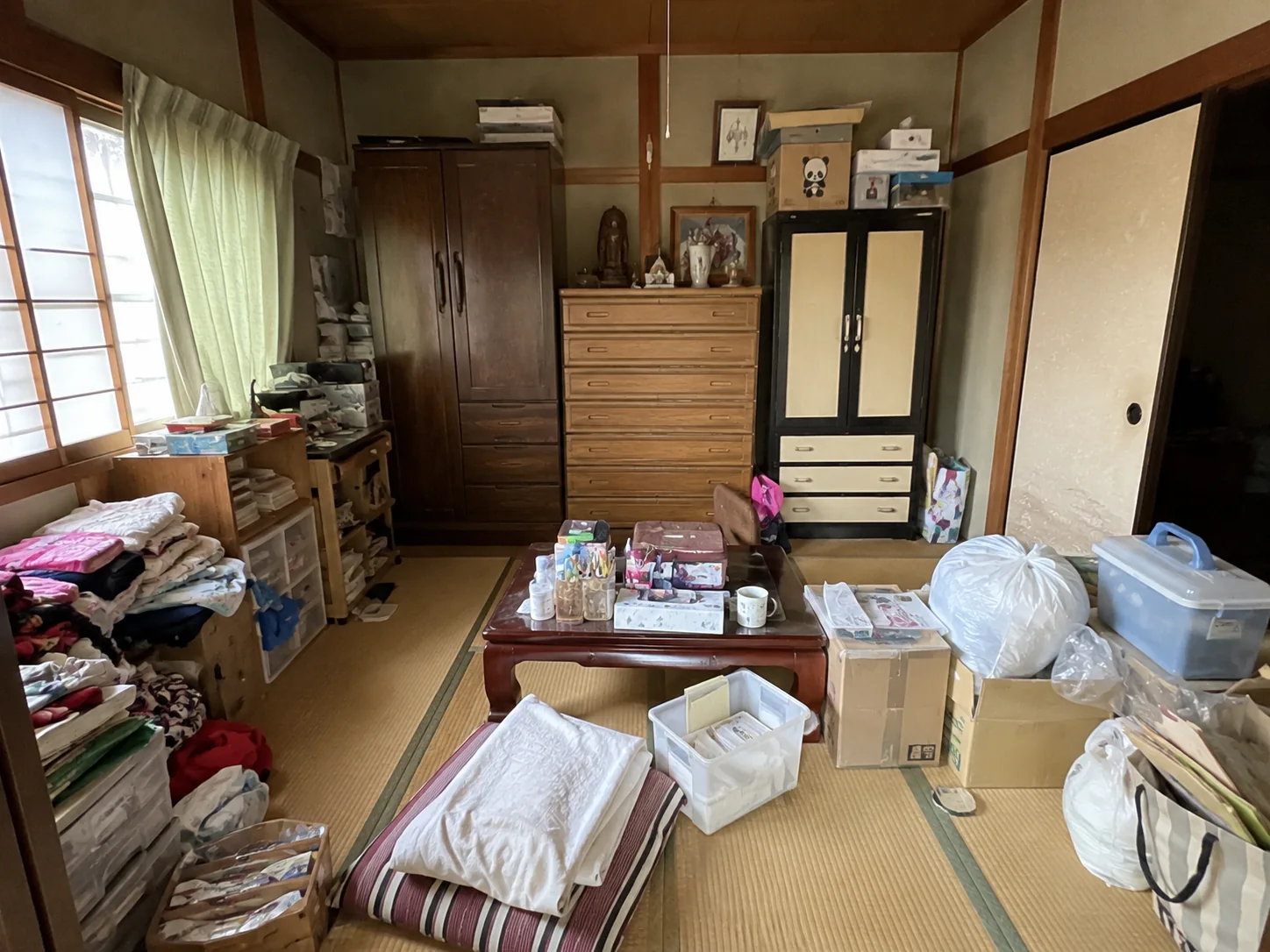 一戸建ての遺品整理前の和室